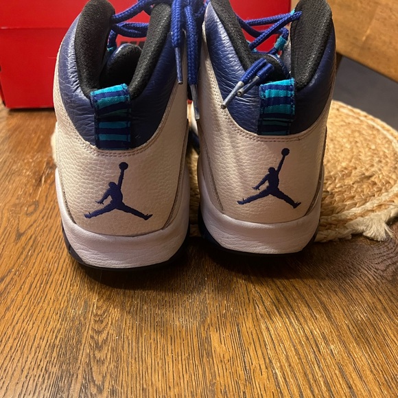 Size 12 Jordan 10 Charlotte Hornets - Picture 5 of 6